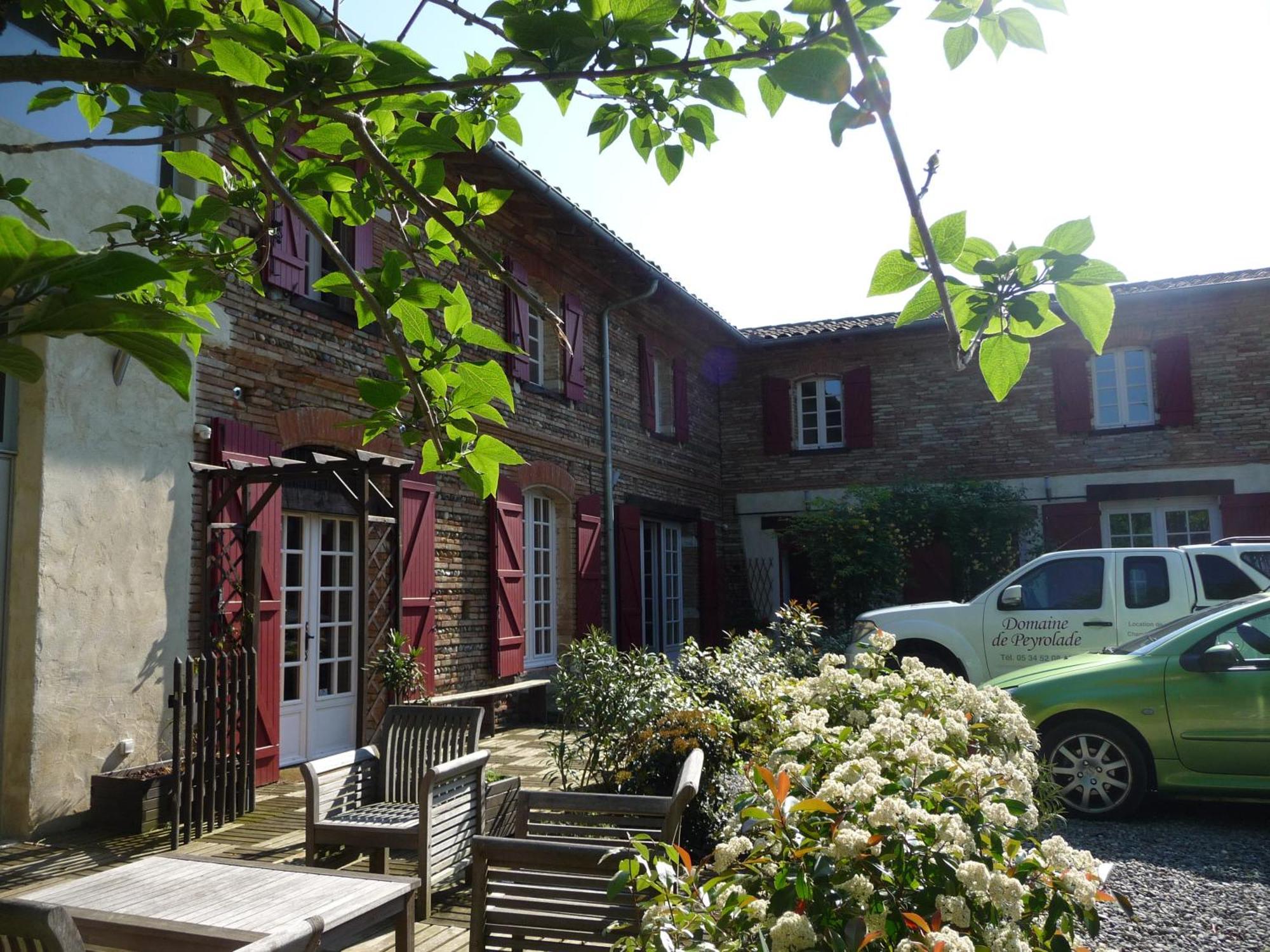 Logis Domaine De Peyrolade Bed & Breakfast Daux Exterior photo
